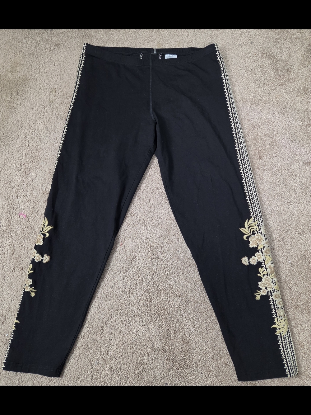 paparazzi Black Skinny Jeans with Gold Floral Embroidery
